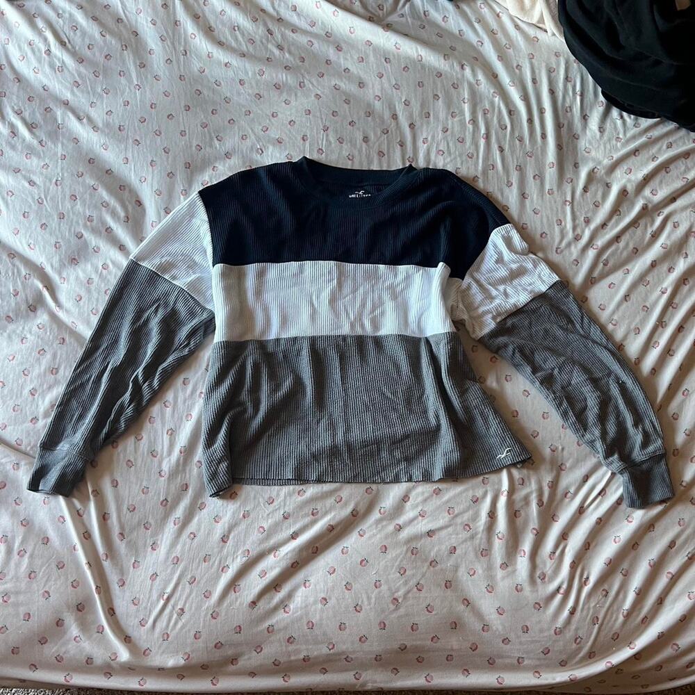 Hollister color blocked blue white and grey long sleeve tee